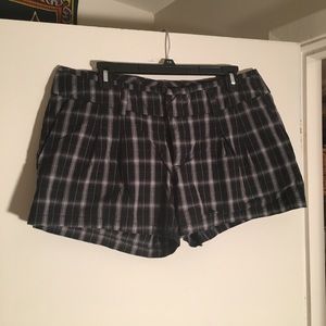 a.n.a. A New Approach Classic Dress Shorts